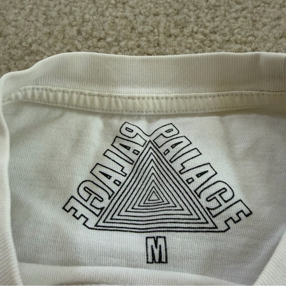 Palace Pixel Tee White - Size M - Picture 2 of 8